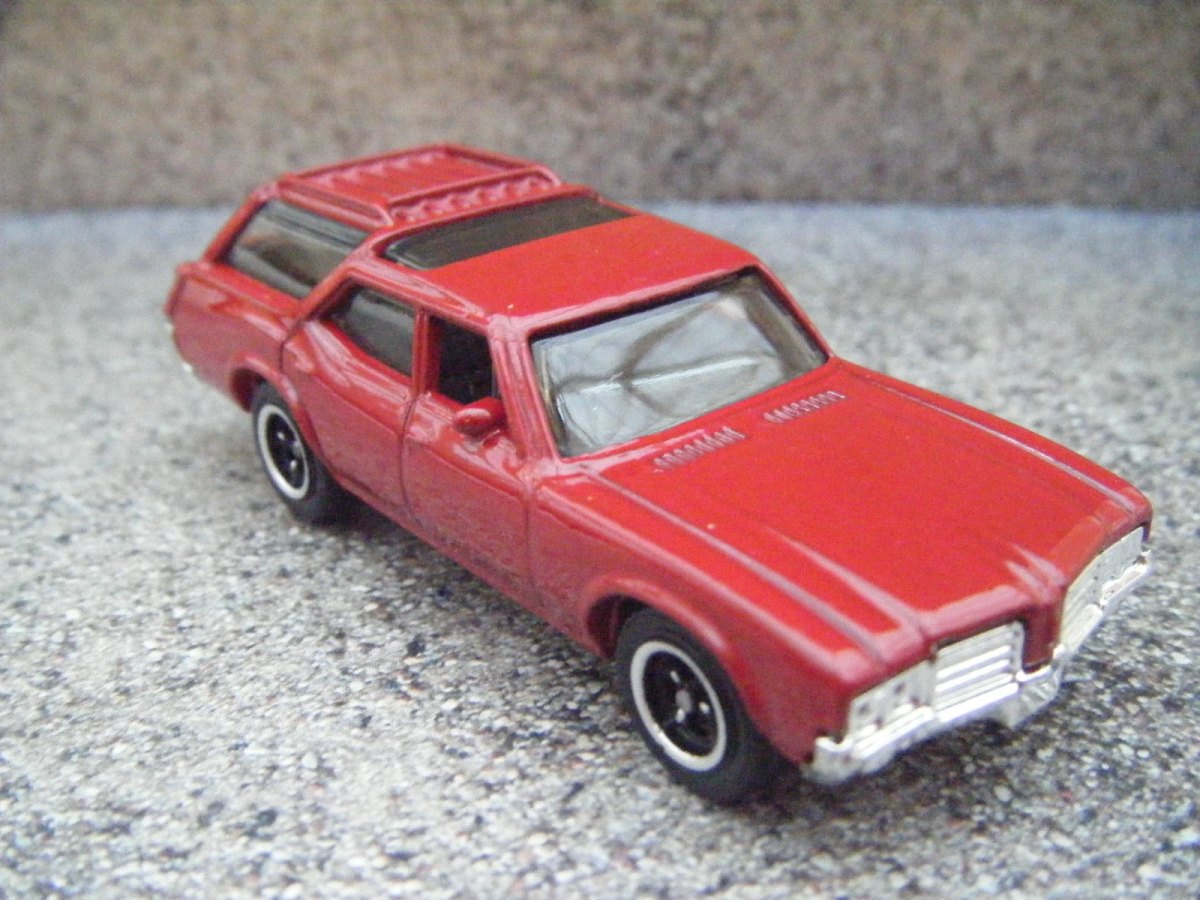 Hot Wheels Oldsmobile Vista Cruiser