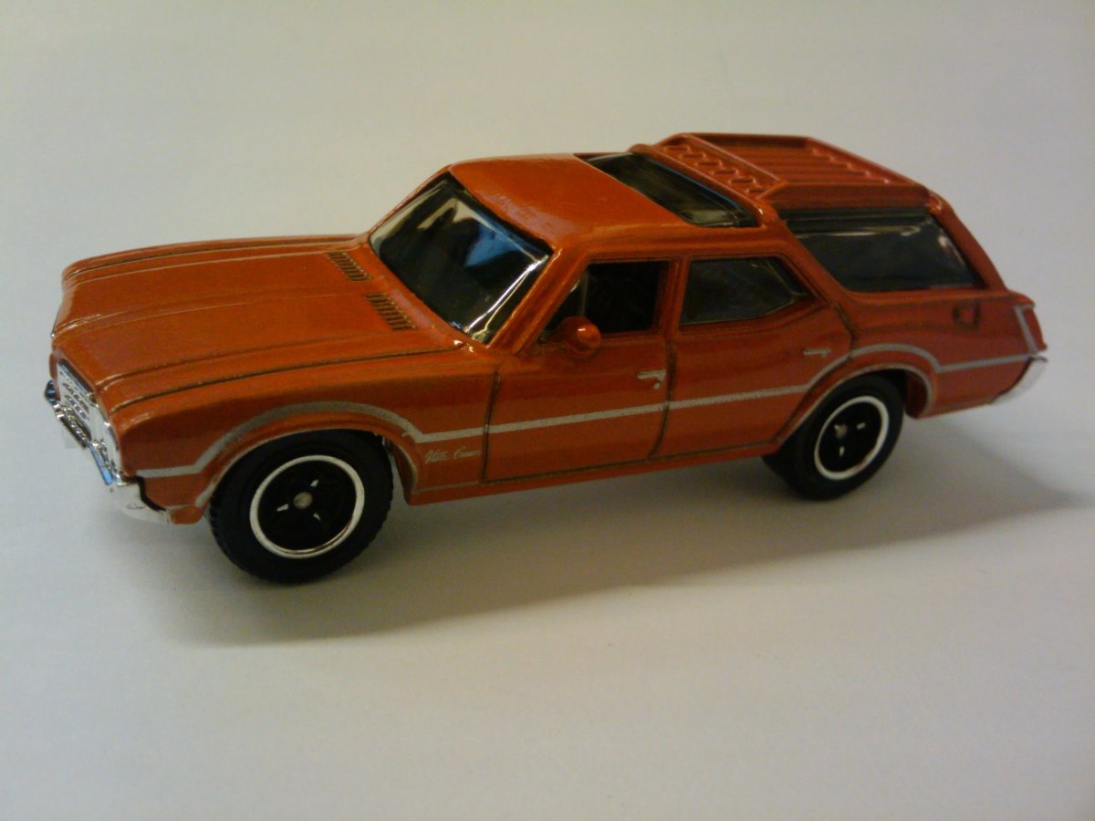 Hot Wheels Oldsmobile Vista Cruiser