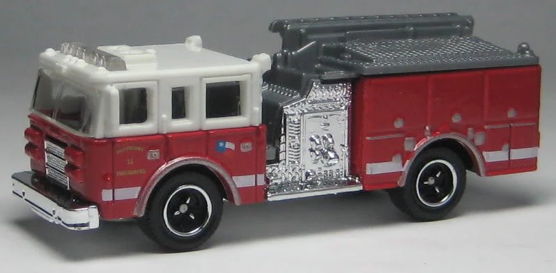 Hot Wheels Pierce Dash Fire Engine