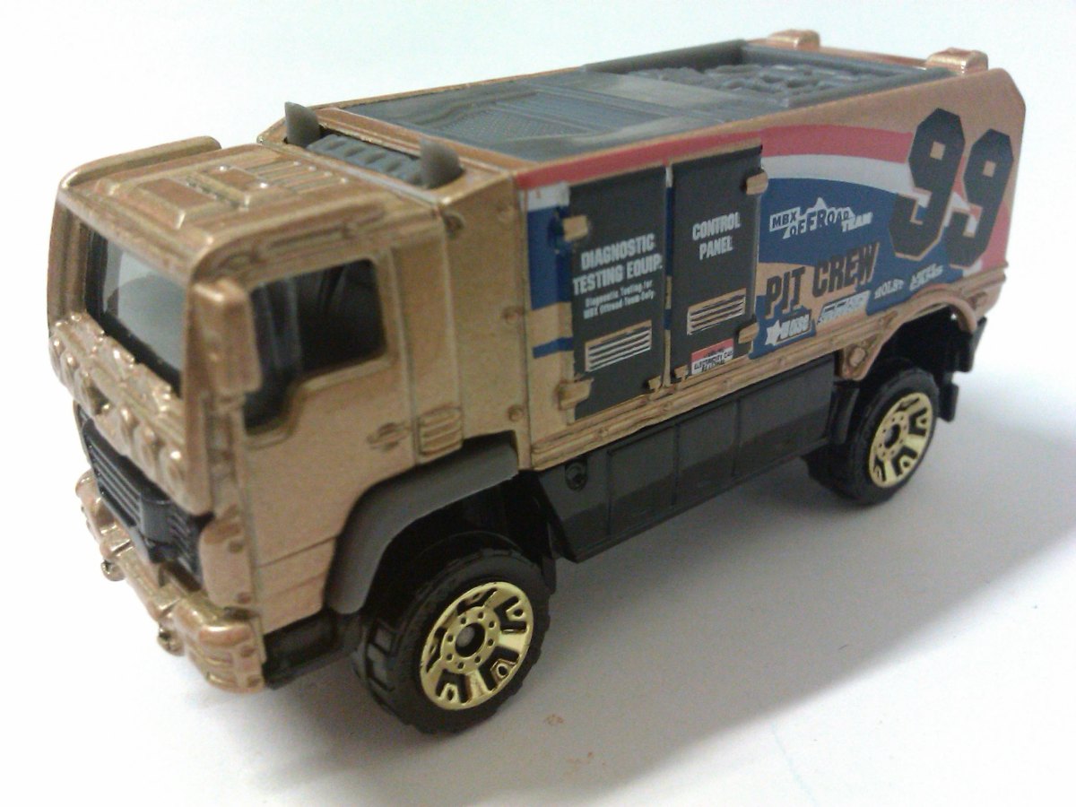 Hot Wheels Desert Thunder V16