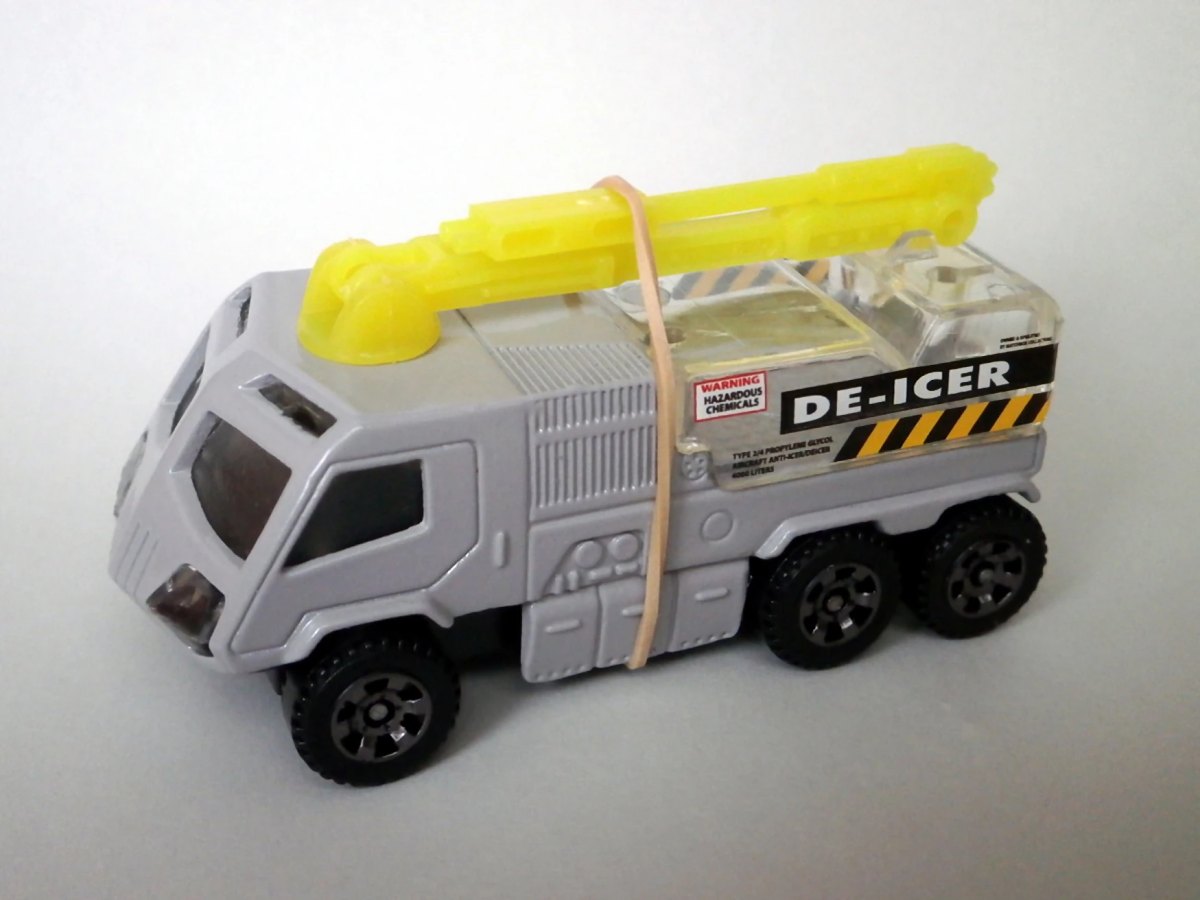 Hot Wheels Airport Fire Pumper