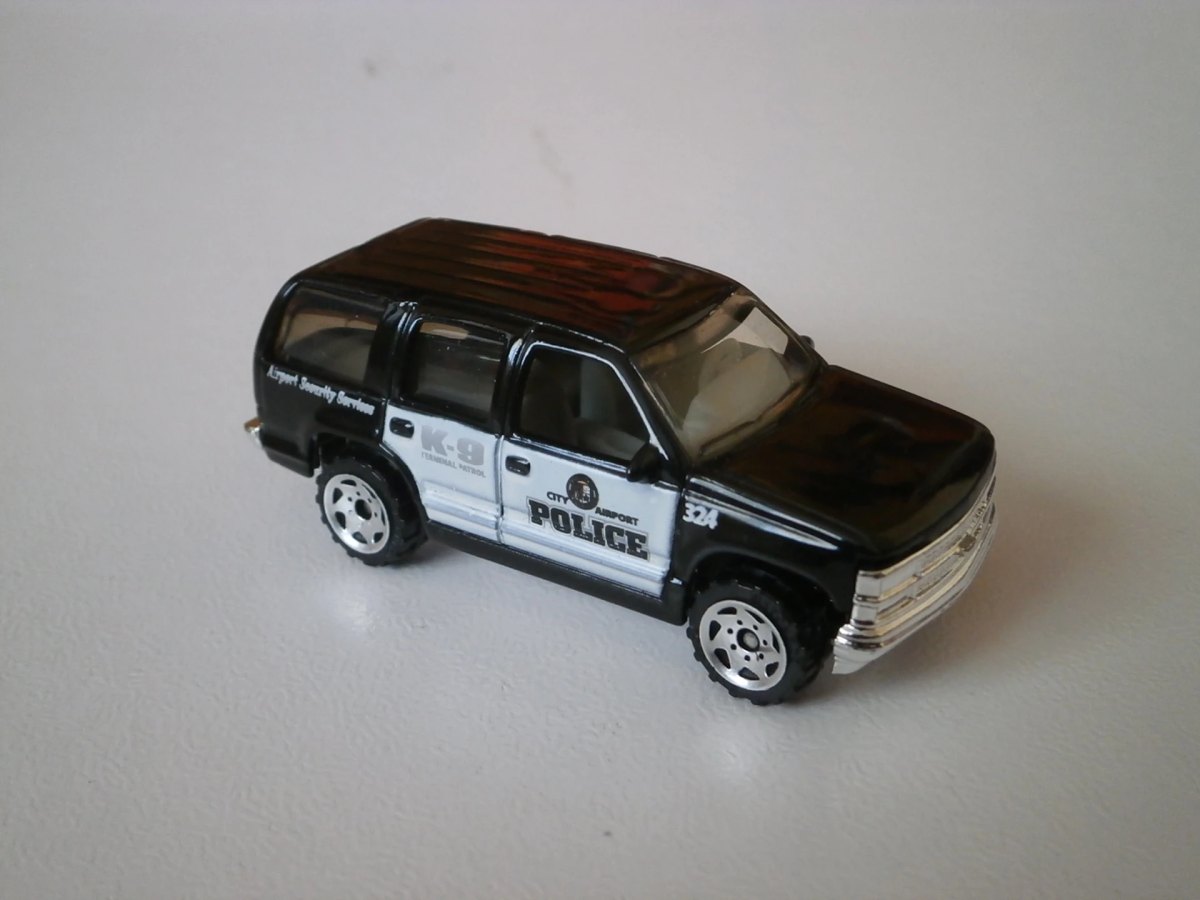 Hot Wheels 97 Chevy Tahoe