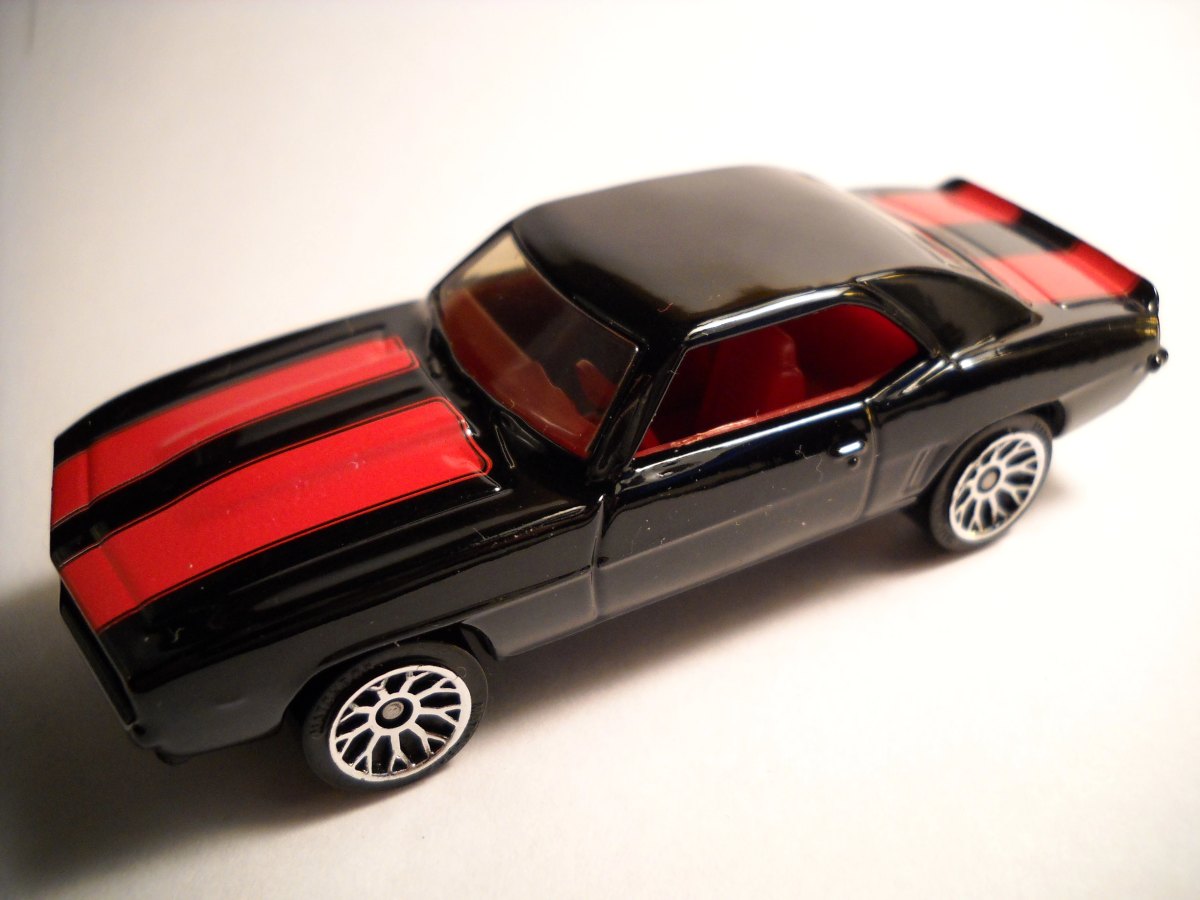 Hot Wheels 69 Chevrolet Camaro