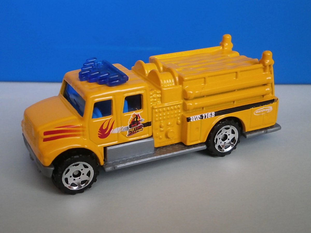 Hot Wheels International Pumper