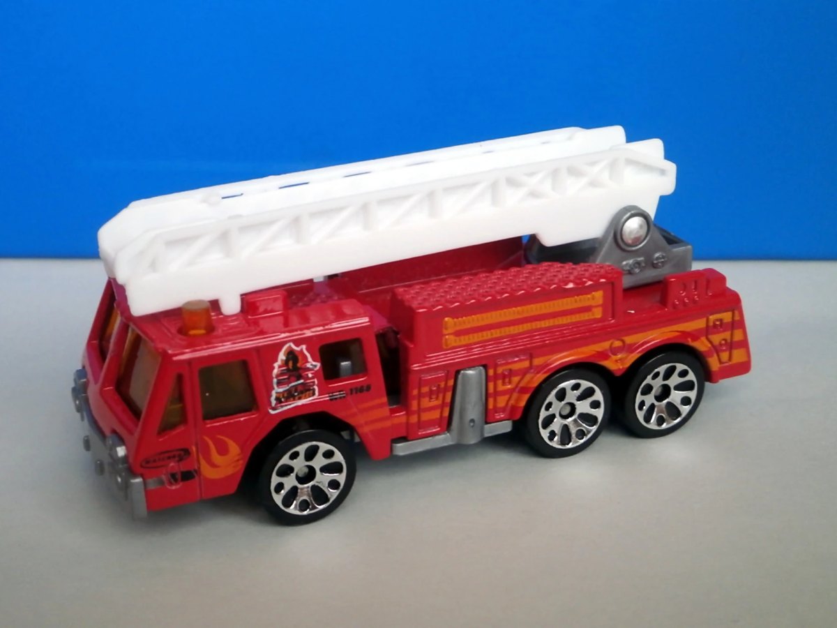Hot Wheels Ladder Fire Engine