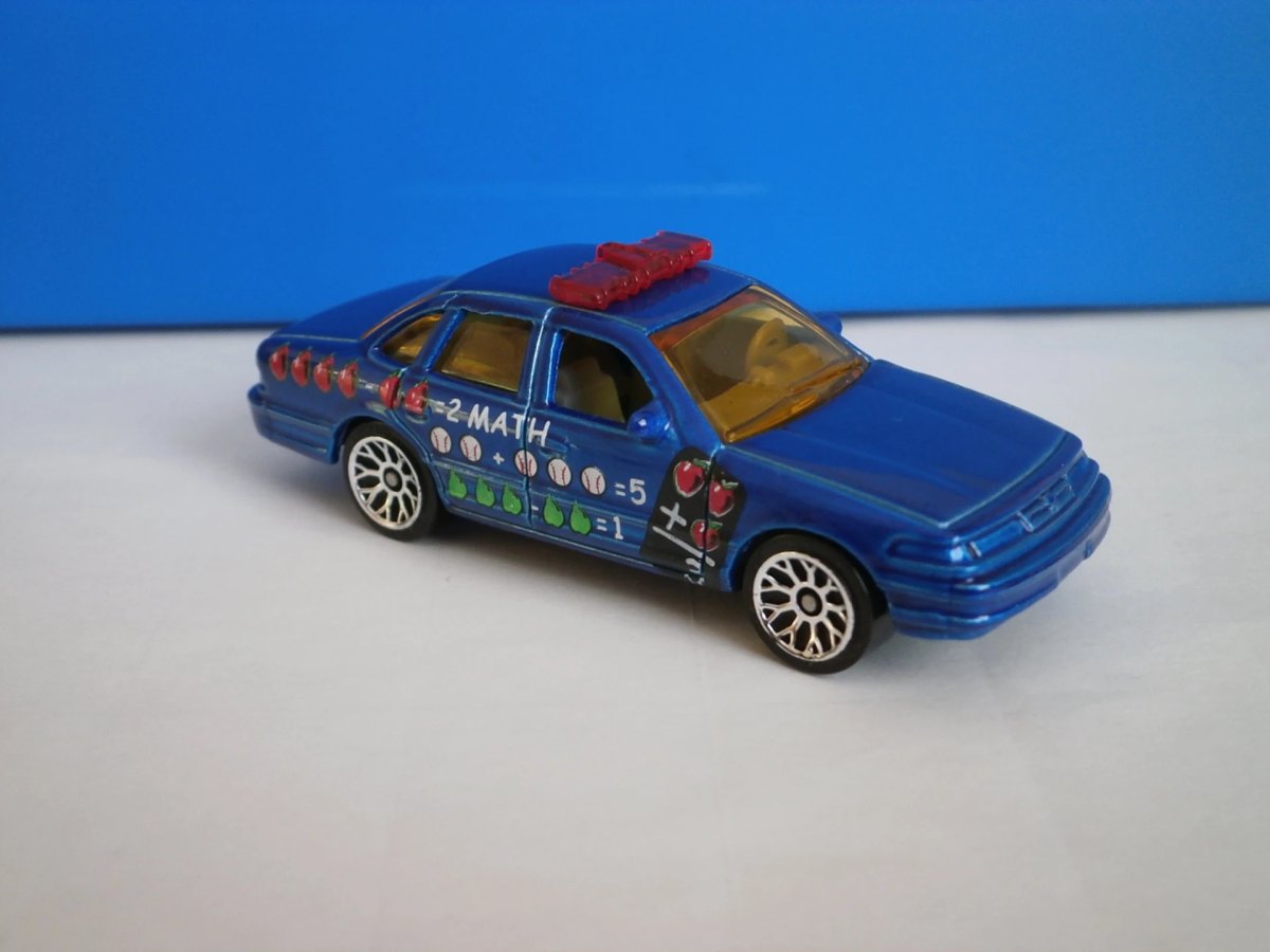 Hot Wheels Ford Crown Victoria Police