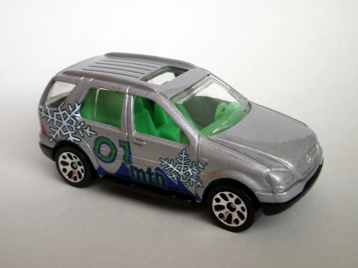 Hot Wheels Mercedes-Benz ML 430