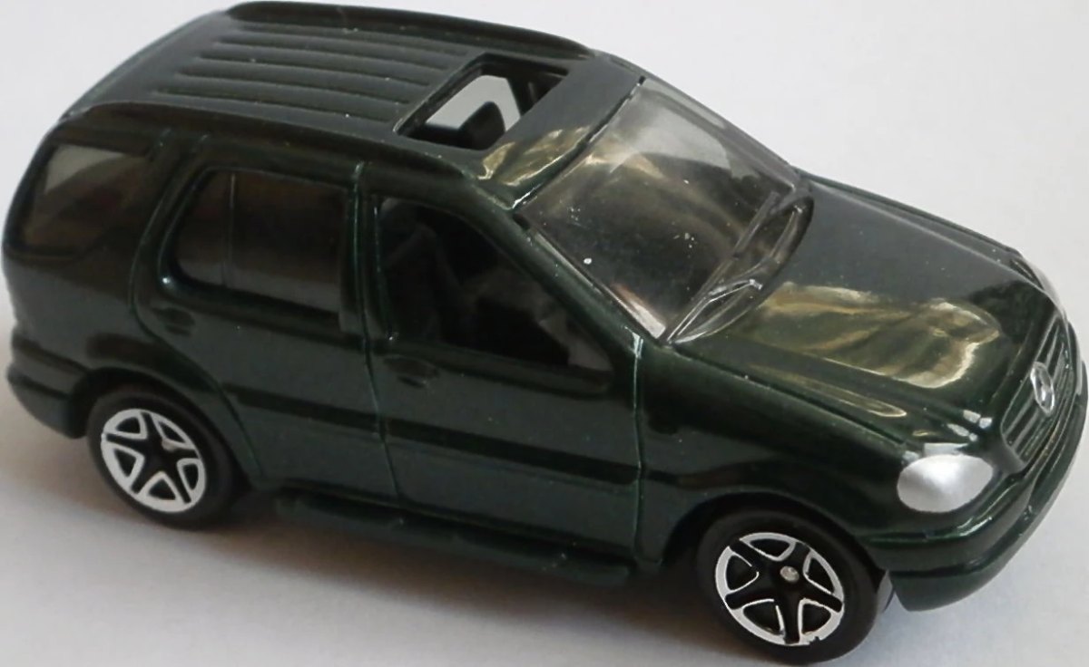 Hot Wheels Mercedes-Benz ML 430