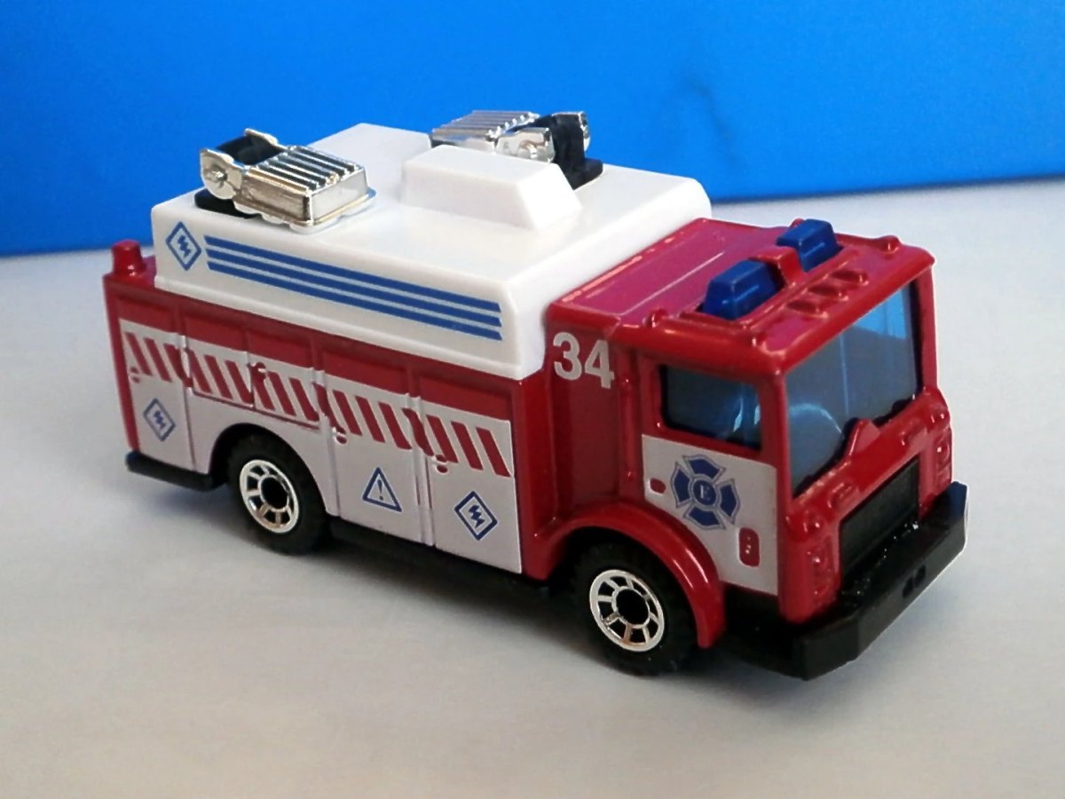 Hot Wheels Mack Auxiliary Power Truck