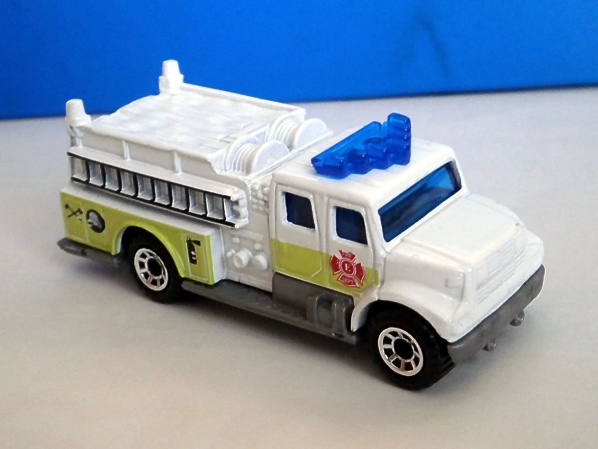 Hot Wheels International Pumper