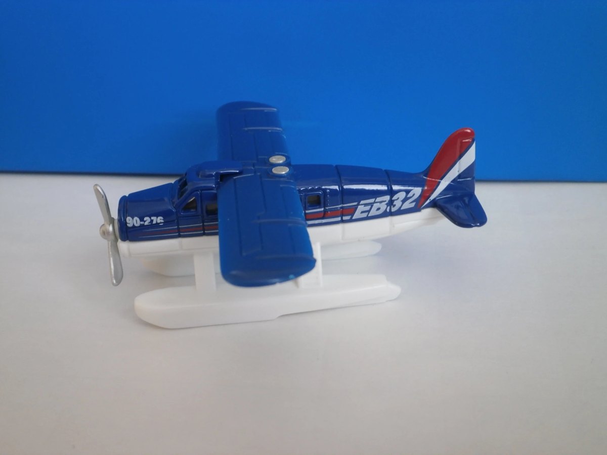 Hot Wheels Seaplane