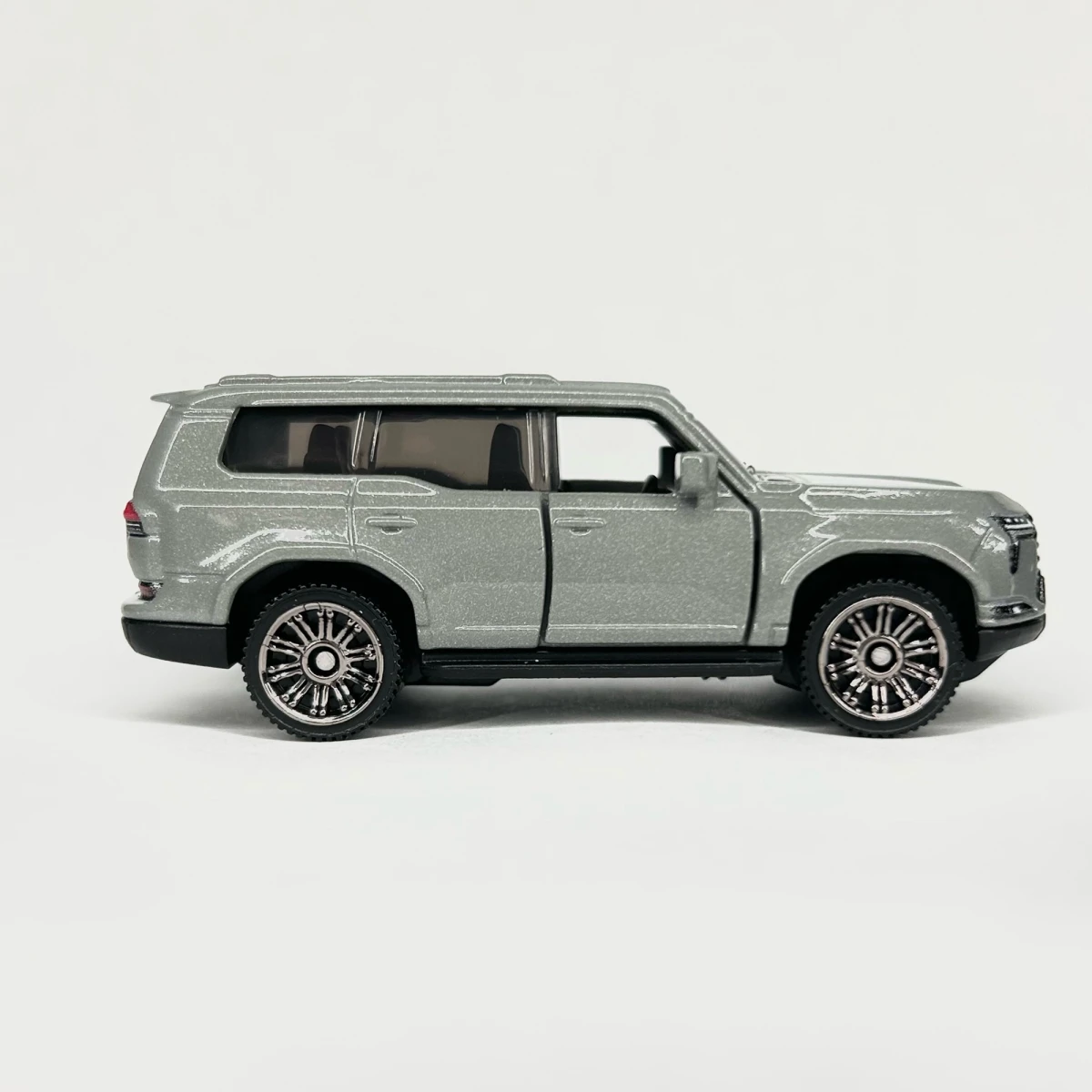 2026 2024 Lexus GX Grey: No Package: Image 6