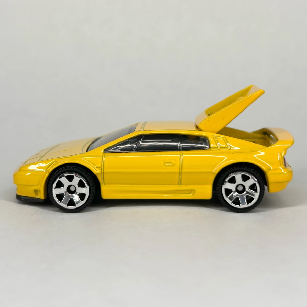 2026 1994 Lotus Esprit 300 Sport Yellow: No Package: Image 8