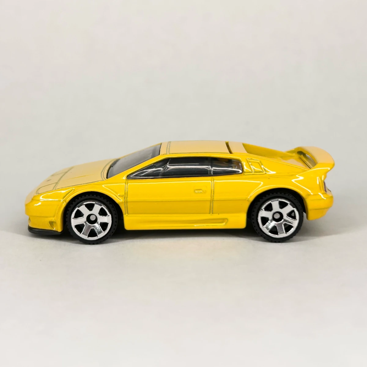 2026 1994 Lotus Esprit 300 Sport Yellow: No Package: Image 5