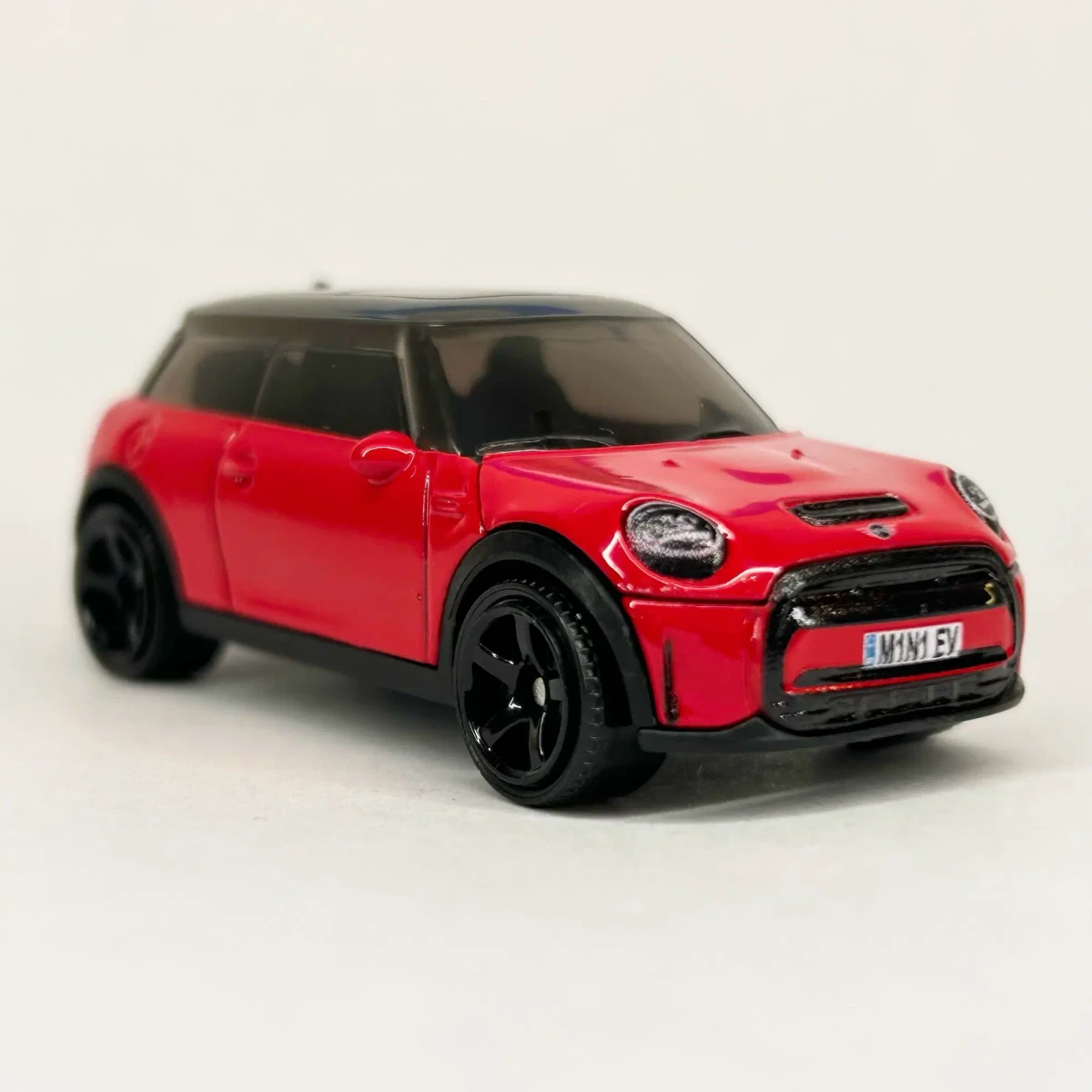 2026 2022 Mini Cooper SE Red: No Package: Image 5