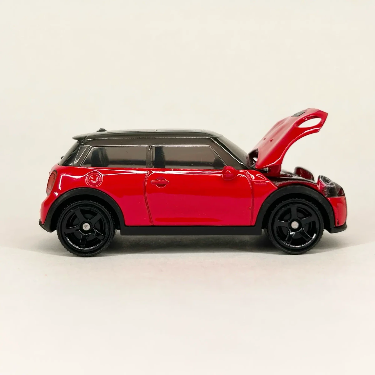 2026 2022 Mini Cooper SE Red: No Package: Image 3