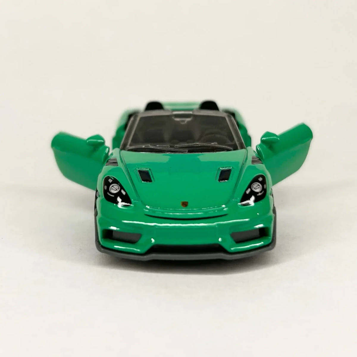2026 2024 Porsche 718 Spyder RS Green: No Package: Image 3