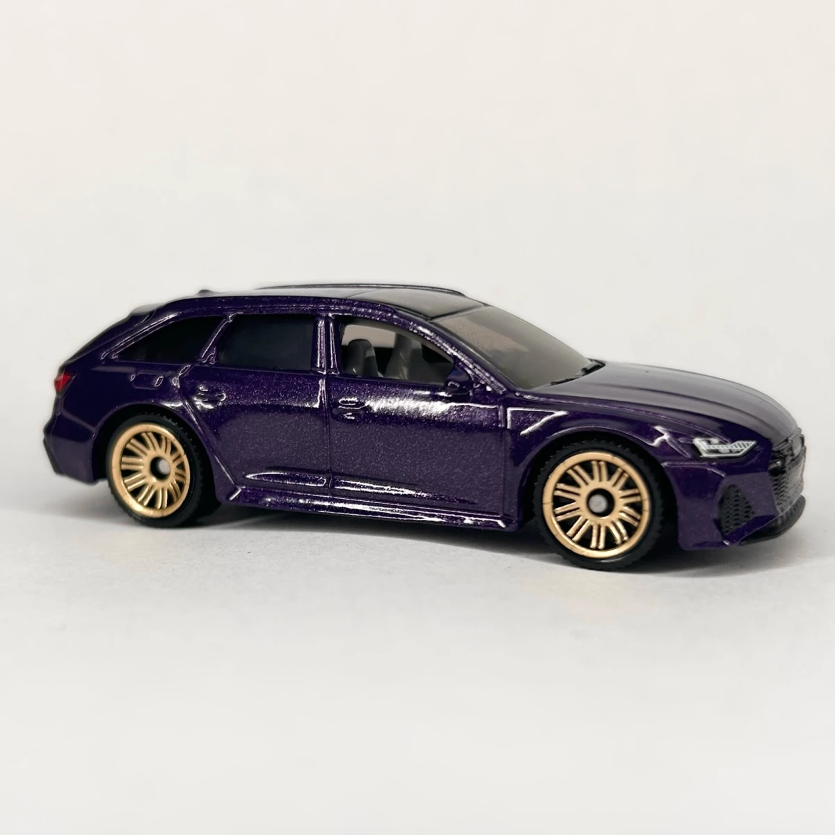 2025 2023 Audi RS6 Avant Purple: No Package: Image 3