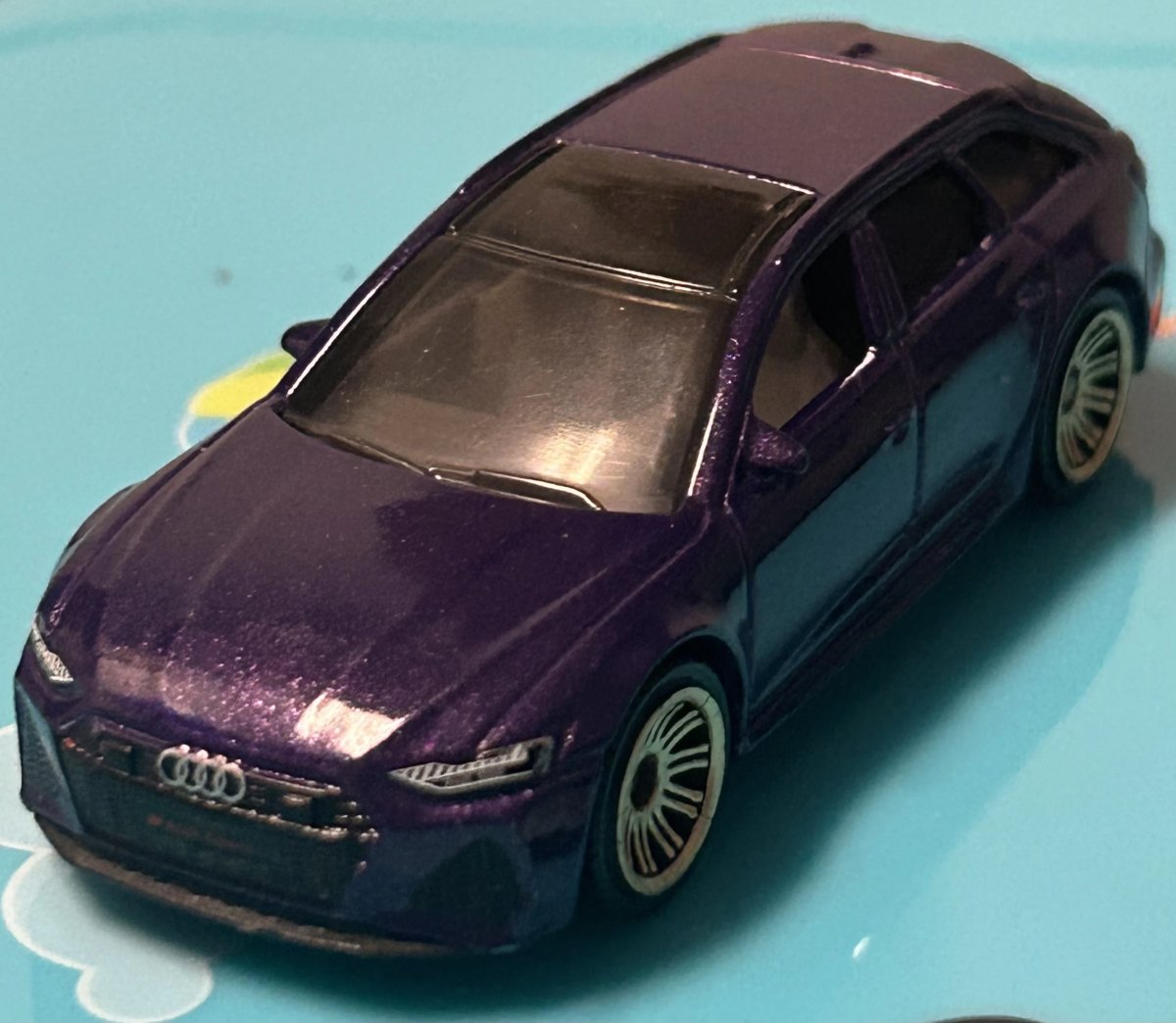 2025 2023 Audi RS6 Avant Purple: No package: Image 2