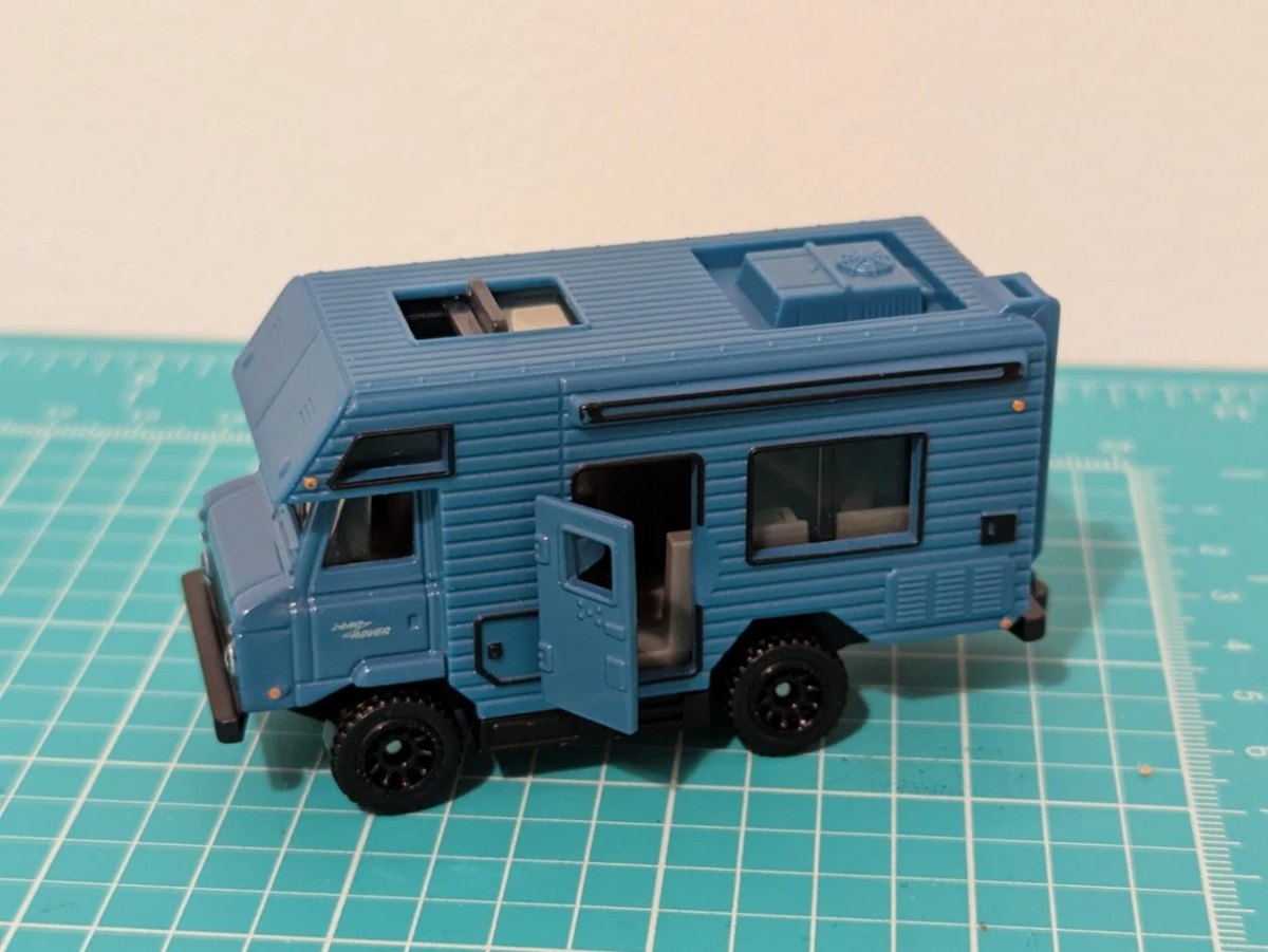 Hot Wheels 1965 Land Rover Series II Forward Control