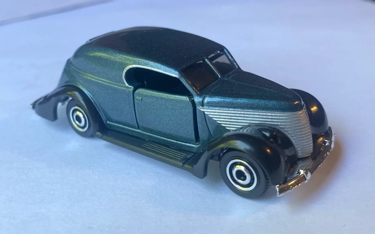2022 1936 Ford Sedan Custom Blue: No Package: Image 2