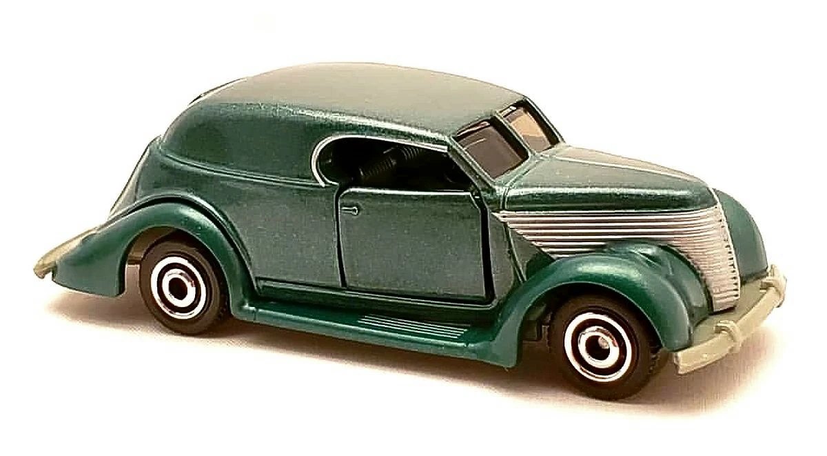 2020 36 Ford Sedan Custom Green: No package: Image 2