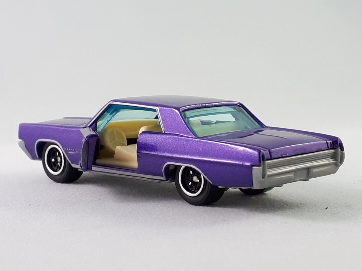 2019 64 Pontiac Grand Prix Blue: No package: Image 2