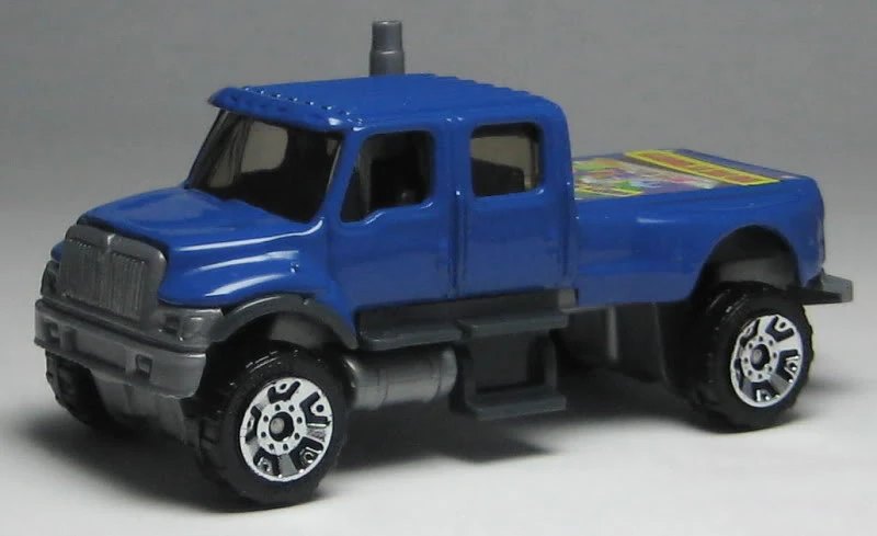 2009 International CXT: No package: Image 2