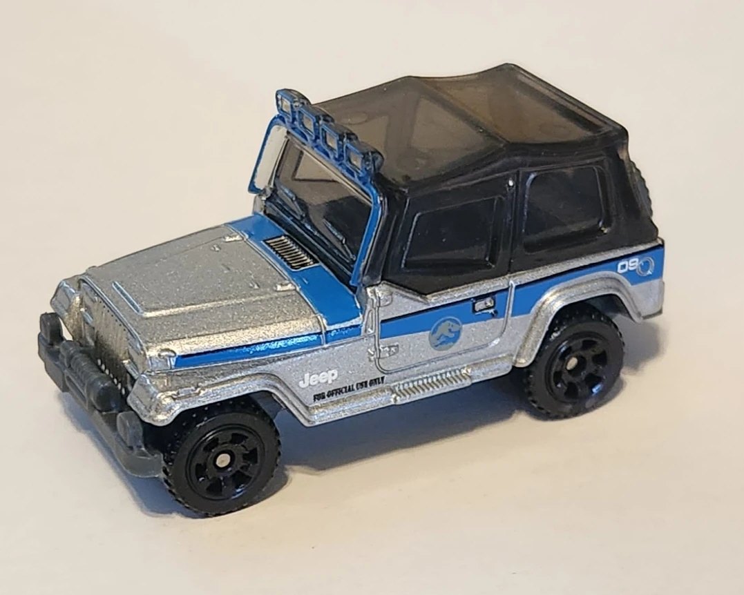2025 Jeep Wrangler Green: No package: Image 2