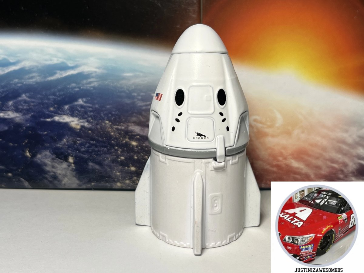 2022 SpaceX Dragon: No package: Image 2