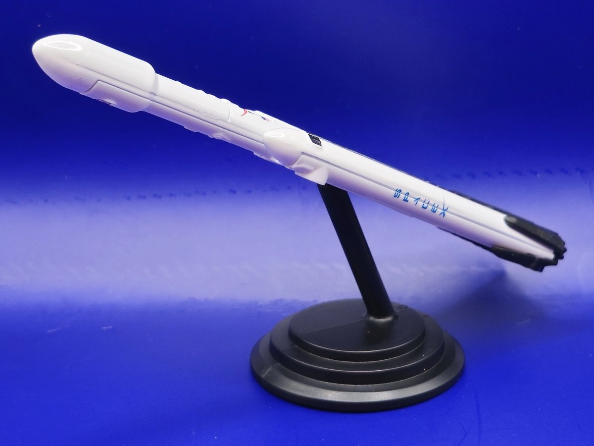 2025 SpaceX Falcon Heavy: No package: Image 2