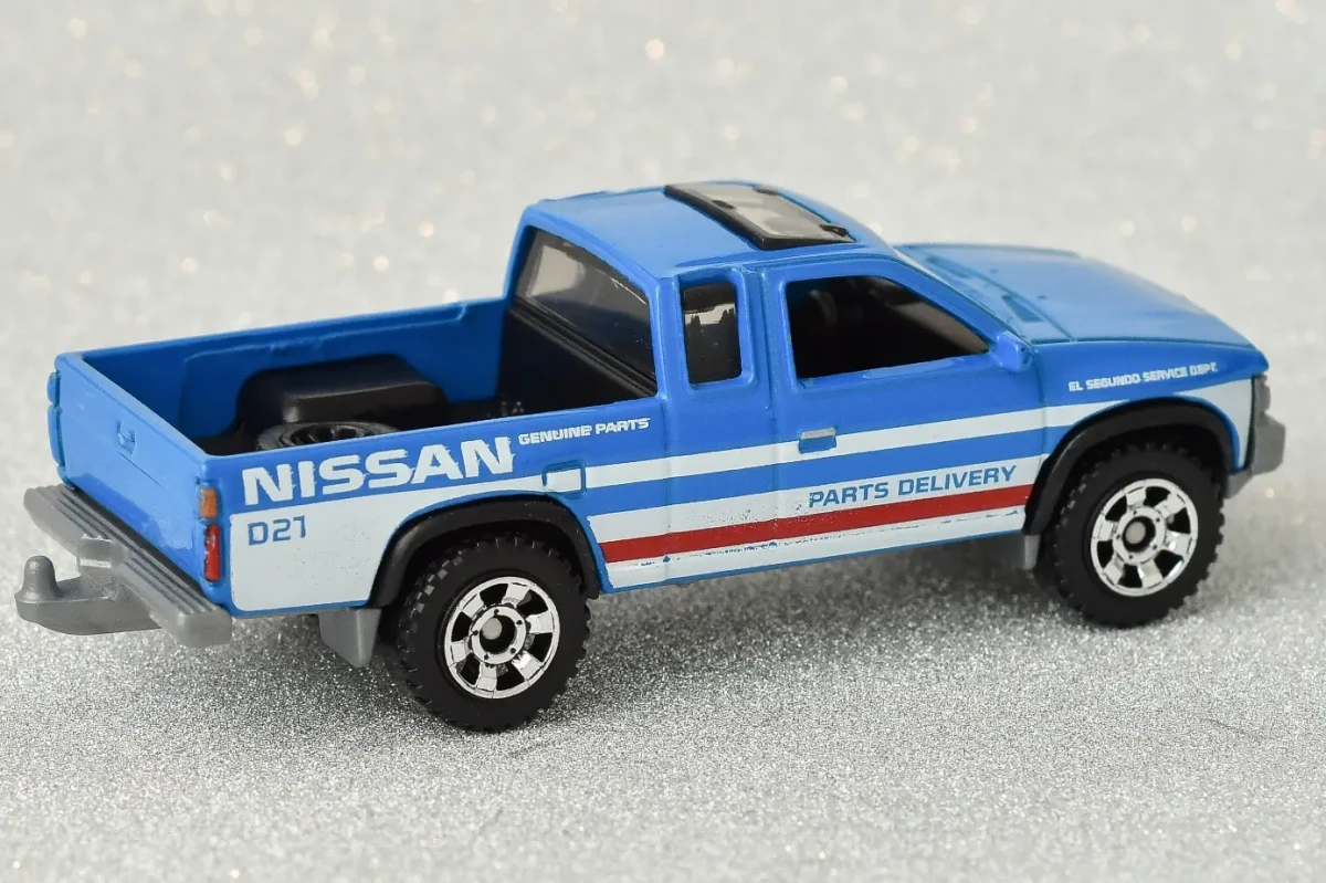 2025 95 Nissan Hardbody (D21) Blue: No Package: Image 3