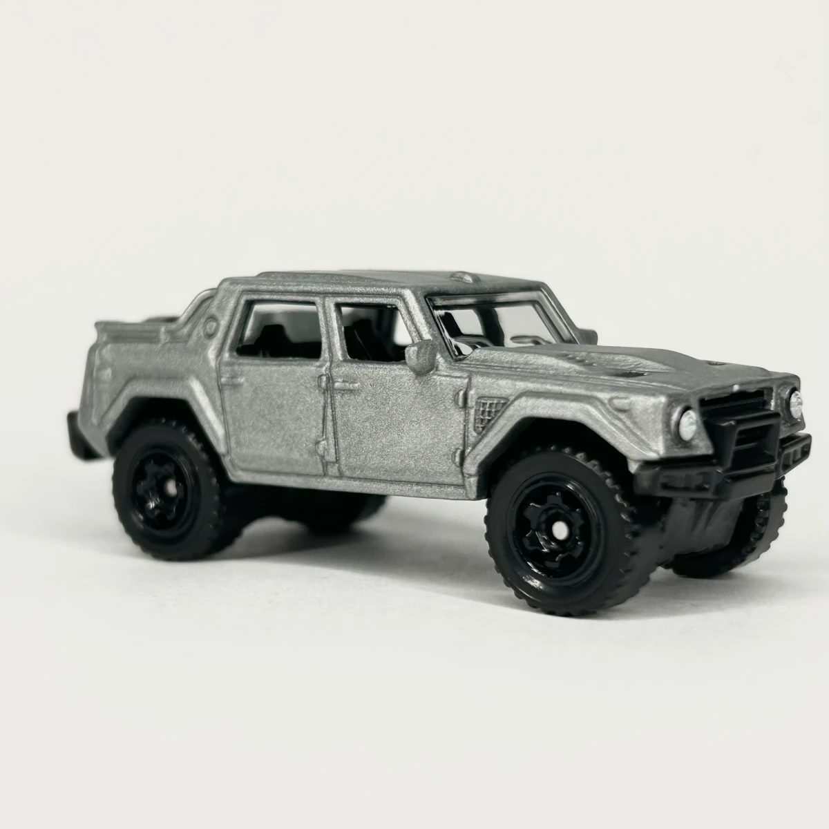 2025 Lamborghini LM002 Silver: No Package: Image 6