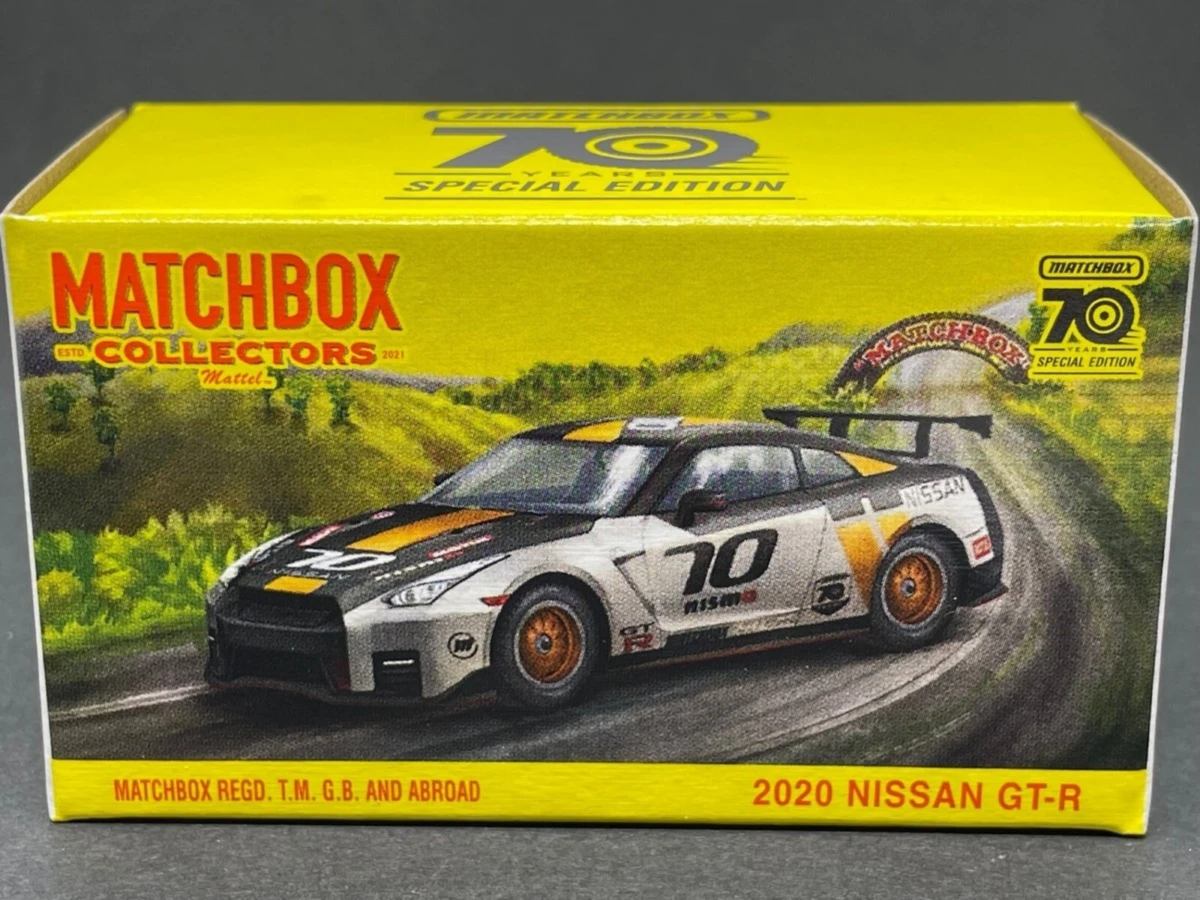 2023 2020 Nissan GT-R Silver: Box: Image 2