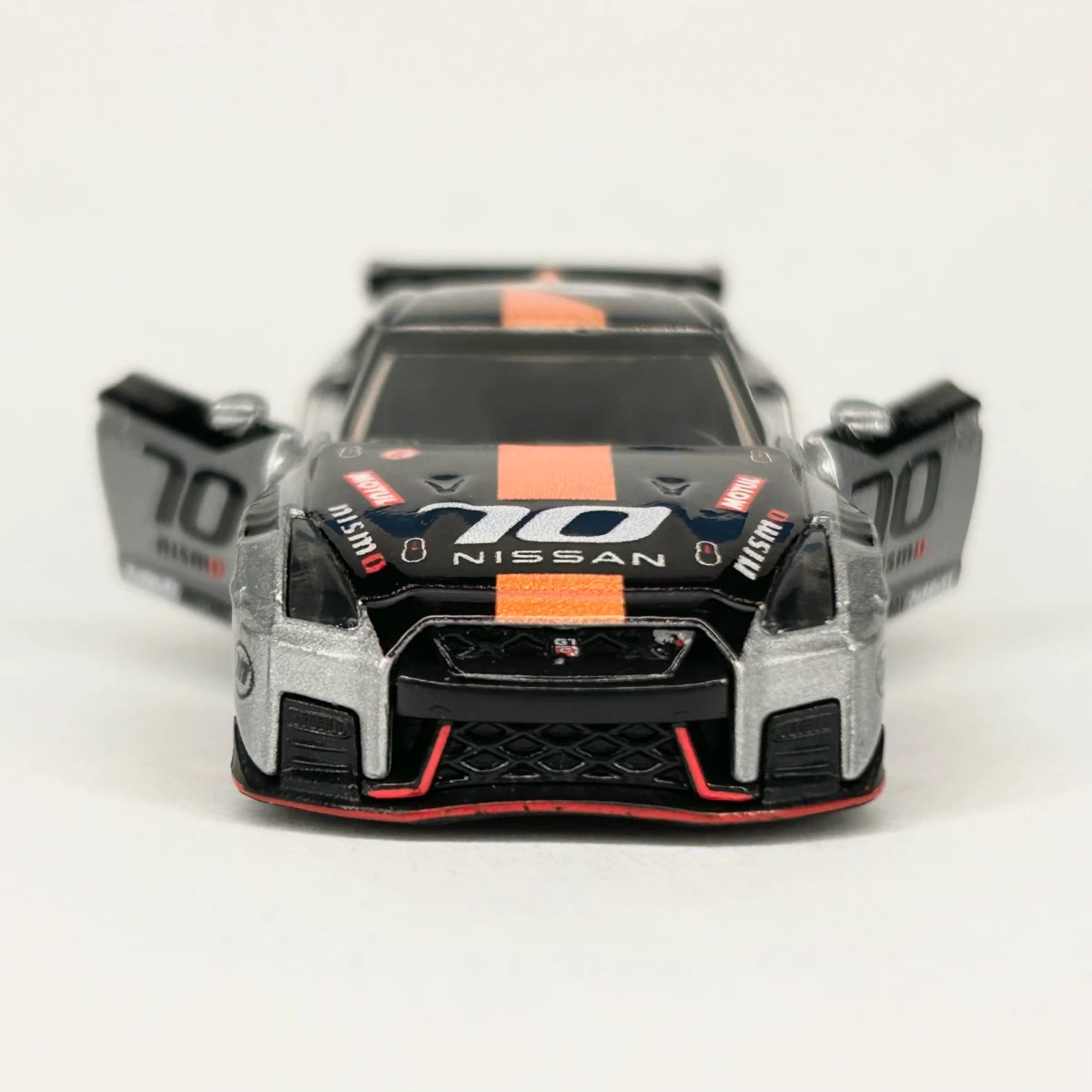 2023 2020 Nissan GT-R Silver: No Package: Image 6