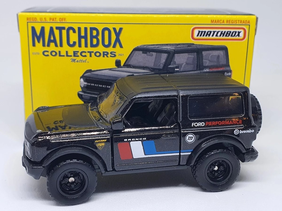 2022 2021 Ford Bronco: No package: Image 2