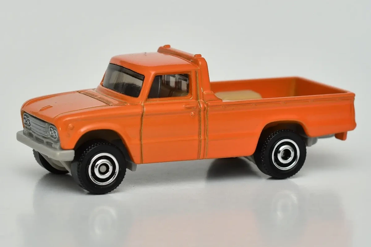 2022 1962 Nissan Junior: No Package: Image 2