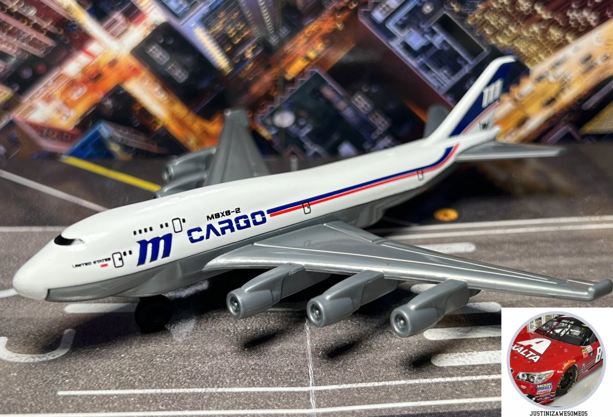 2022 MBX 6-2 Airliner White: No package: Image 2