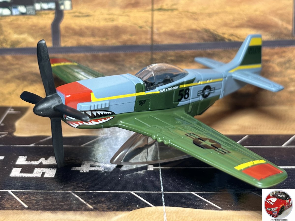 2022 North American P-51 Mustang Green: No package: Image 2