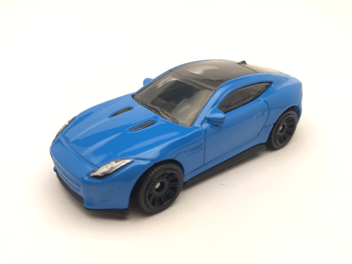 2021 15 Jaguar F-Type Coupe: No package: Image 2