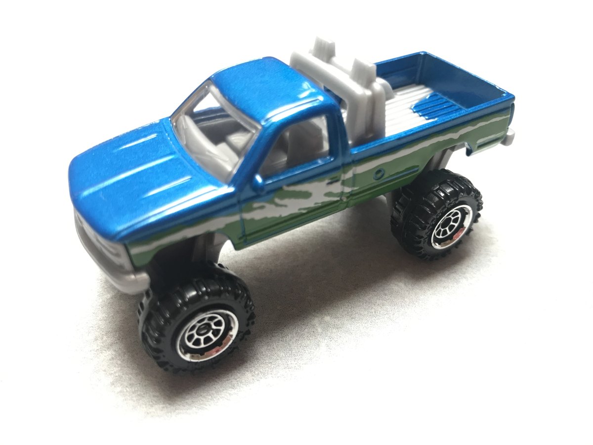 2021 Chevy K1500 Blue: No package: Image 2