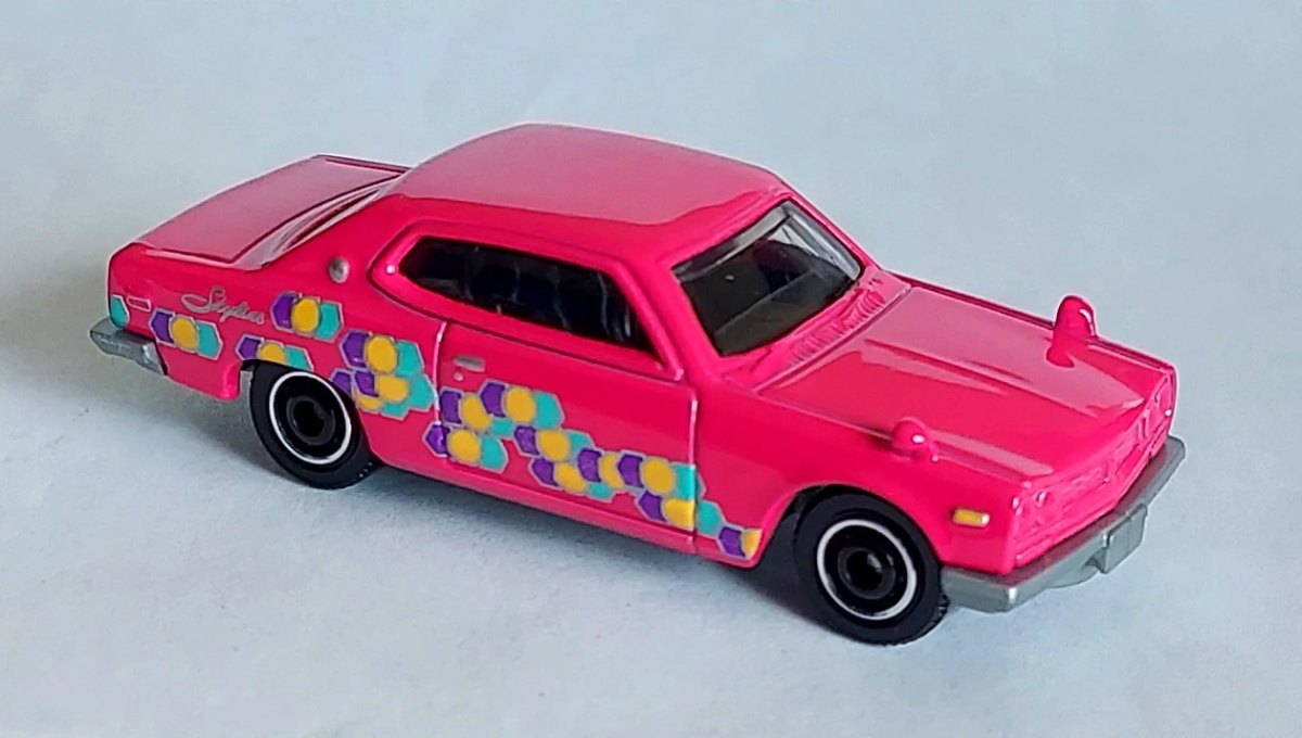 2021 71 Nissan Skyline 2000 GTX Pink: No package: Image 2