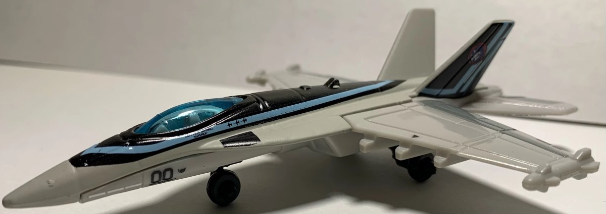 2021 Boeing F/A-18 Super Hornet Maverick: No package: Image 2