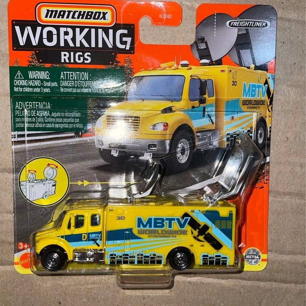 Hot Wheels Freightliner M2 106 Satellite Truck