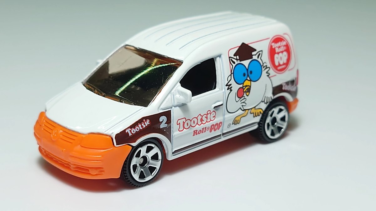 2020 Volkswagen Caddy Delivery White: No package: Image 2