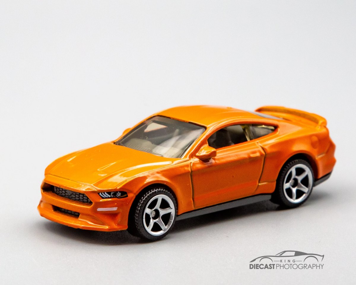 2020 2019 Ford Mustang Coupe Green: No package: Image 2