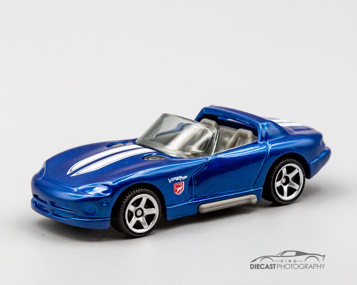 2020 Dodge Viper Blue: No package: Image 2