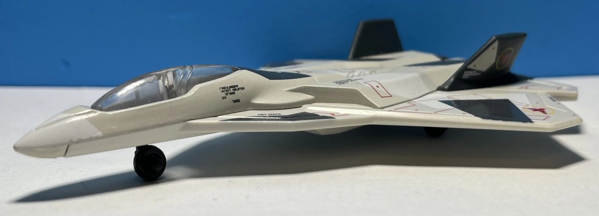 2020 Enemy Strike Jet Beige: No package: Image 2
