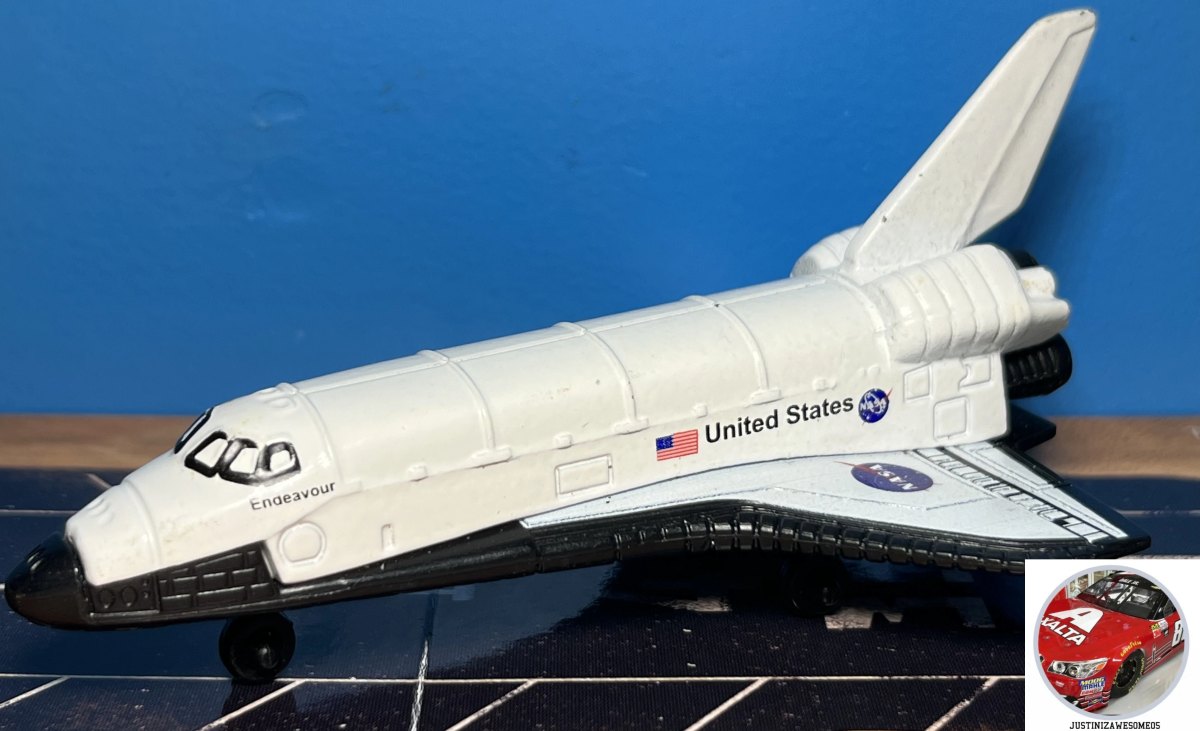 2019 Space Shuttle Orbiter: No package: Image 2