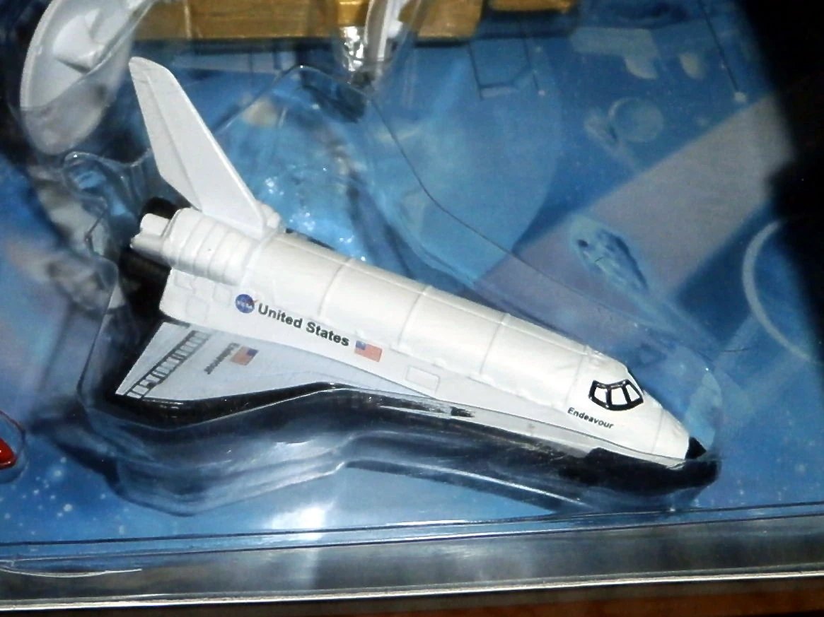 2012 Space Shuttle White: No package: Image 2